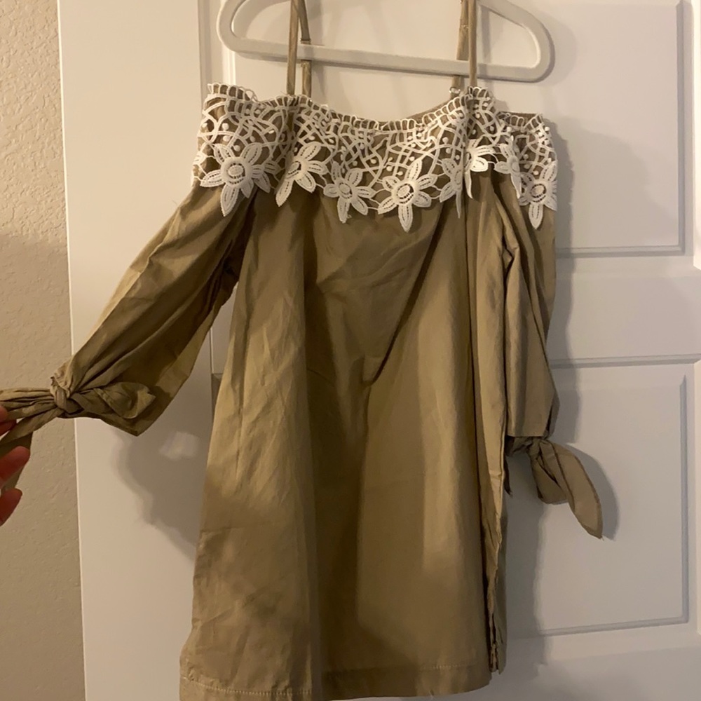 Cold shoulder top